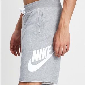 🔥🔥 Grey Nike Shorts 🔥🔥